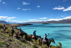 14 Day Iconic NZ Coach Tour Package